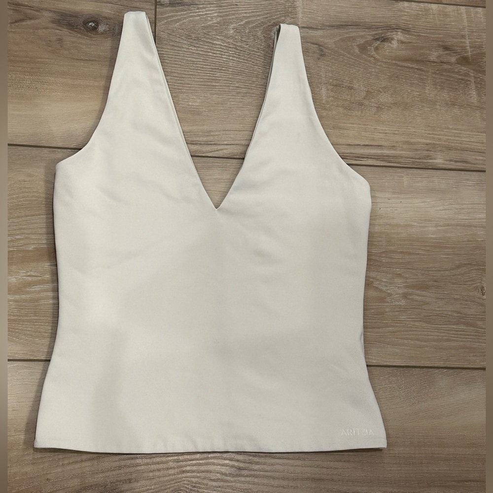 Aritzia Contour Top in Oyster Size Small